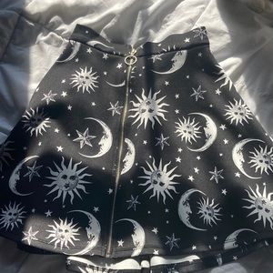 Medium sun and moon black skirt